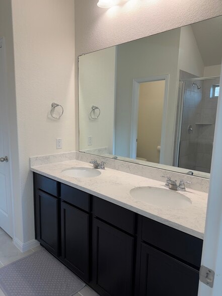 Building Photo - 1541 Harrongton Way
