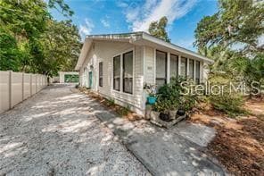 Primary Photo - 525 Bay St