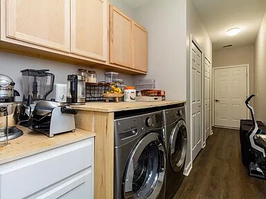 Building Photo - 5439 Twin Oaks Dr