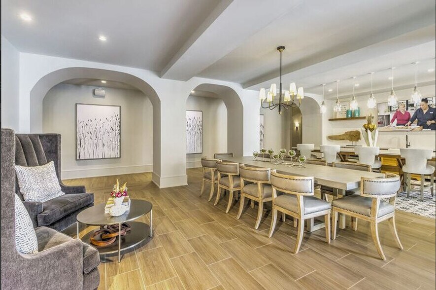 Building Photo - 6915 Endhaven Ln