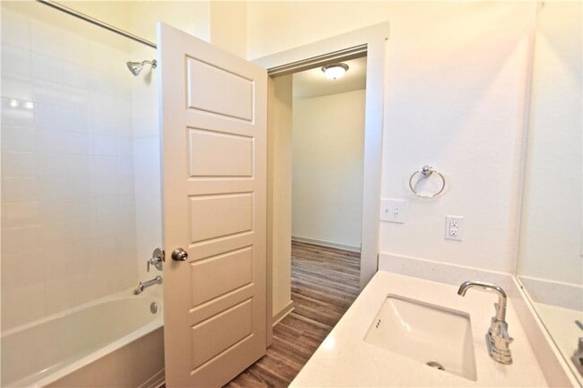 Building Photo - 12309 Pecangate Way