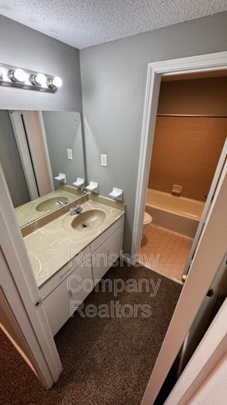 Building Photo - 5755 Heartwood Dr