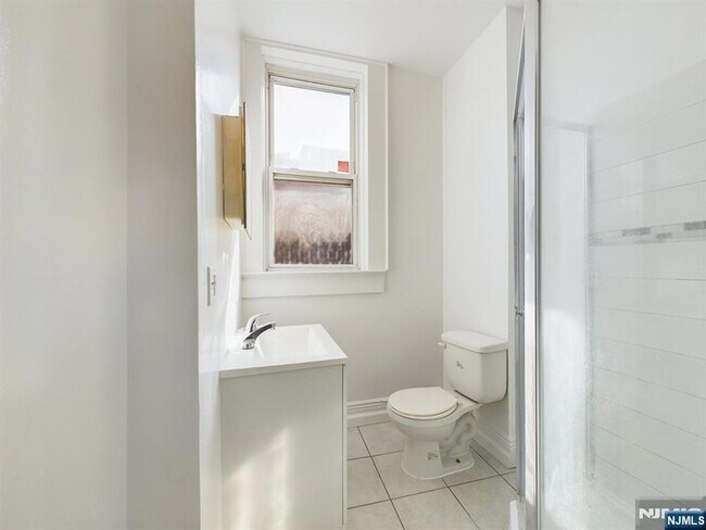 Building Photo - 413-15 Dodd St