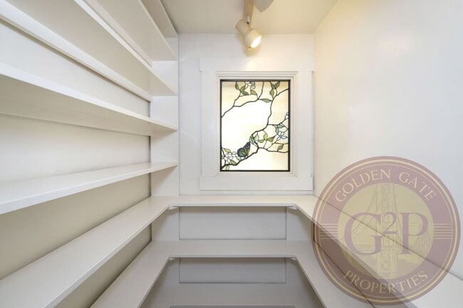 Building Photo - Potrero Hill - 3 BR, 2.5 BA House 1,388 Sq. Ft. - 3D Virtual Tour, Large Private Yard