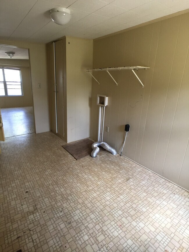 Building Photo - 1620 23rd Ave E