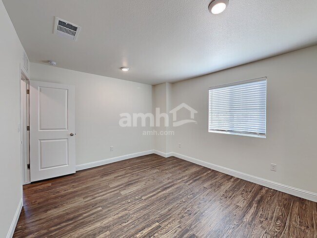 Building Photo - 704 Sienna Rising Drive