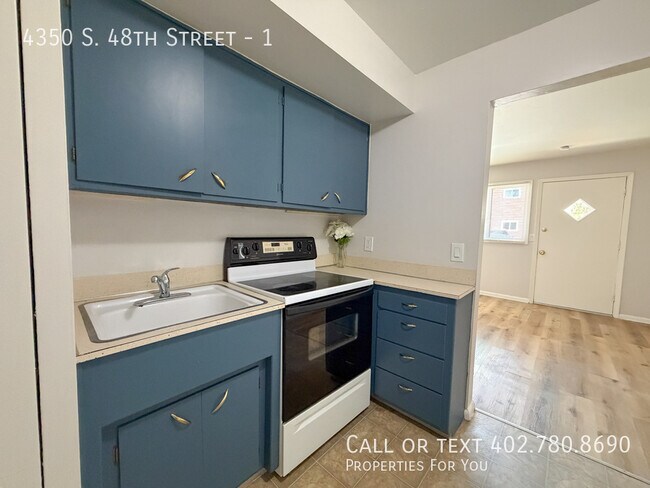 Building Photo - 4350 S 48th St