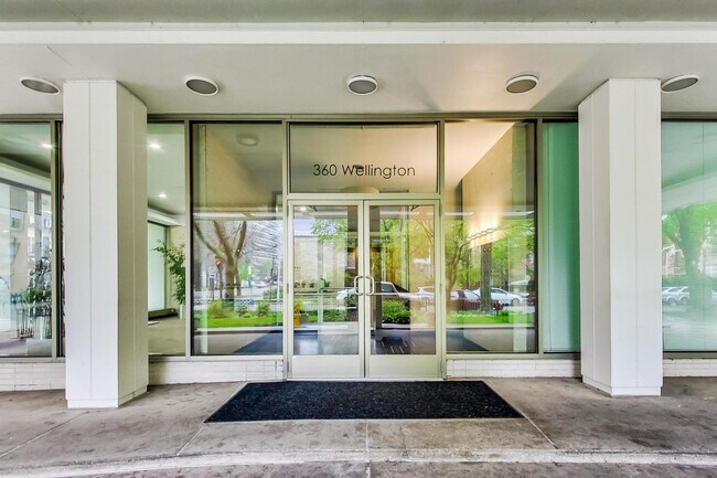 Building Photo - 360 W Wellington Ave