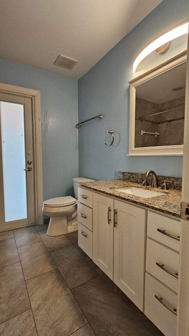 Building Photo - 12157 Sycamore Ln