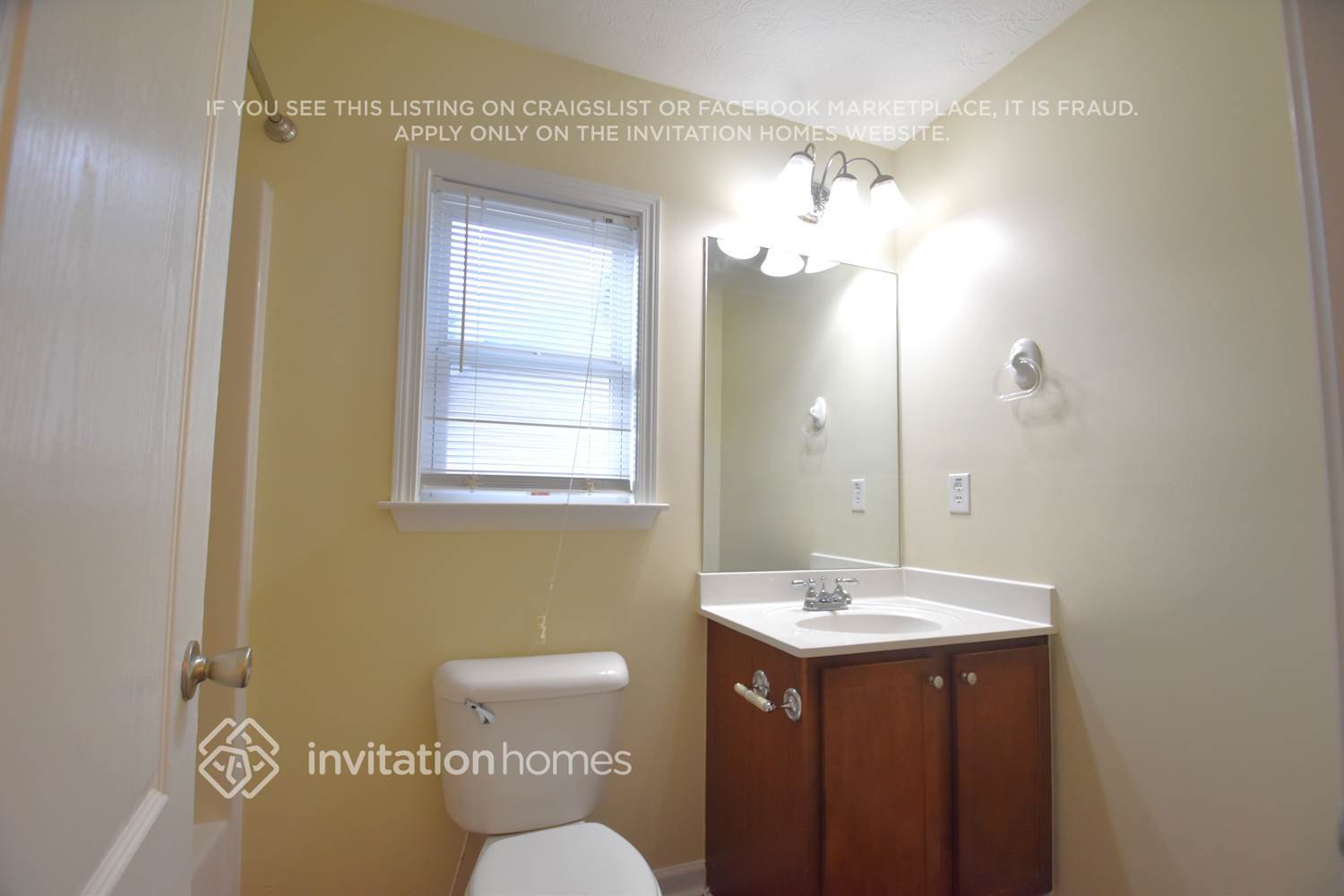 Building Photo - 2116 Leafmore Ct SE