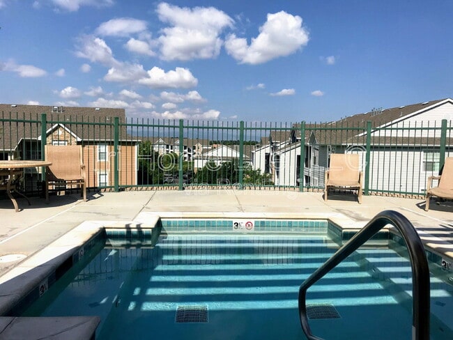 Building Photo - 10184 Park Meadows Dr