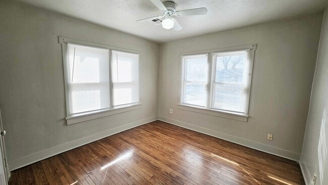 Building Photo - Lots of Room!