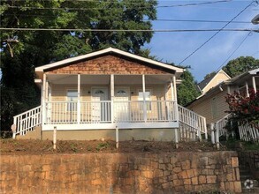 Building Photo - 2 Bedroom Duplex