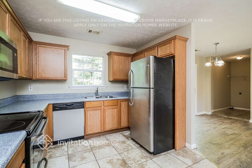 Building Photo - 65 Kenzi Way SW