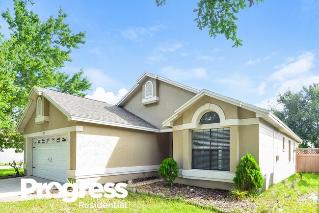 Building Photo - 215 River Chase Dr