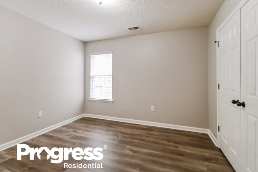 Building Photo - 4331 Genevieve Dr