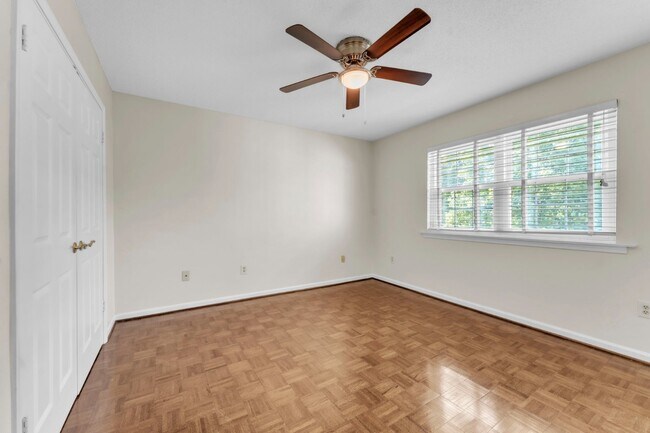 Building Photo - Beautiful 2-Bed, 2-Bath Condo with Elegant...