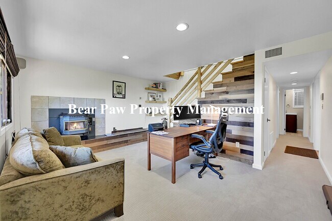 Building Photo - Gorgeous Views!!  Beautiful Home on Conife...