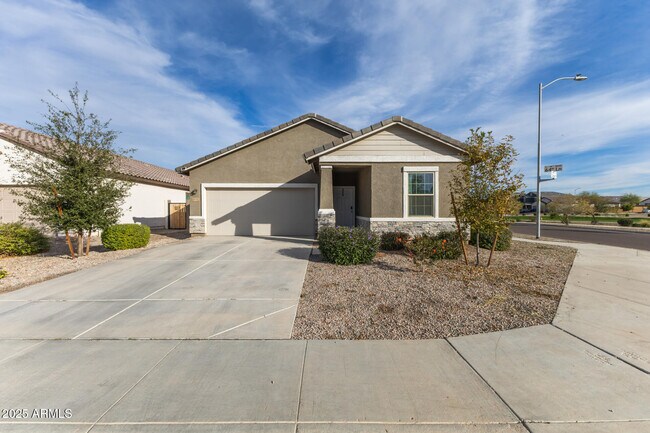 Building Photo - 8133 S 64th Ln