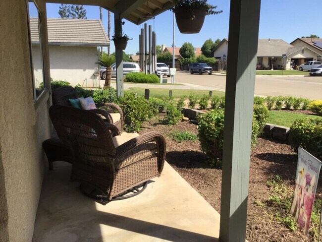 Building Photo - 1555 Morgan Dr