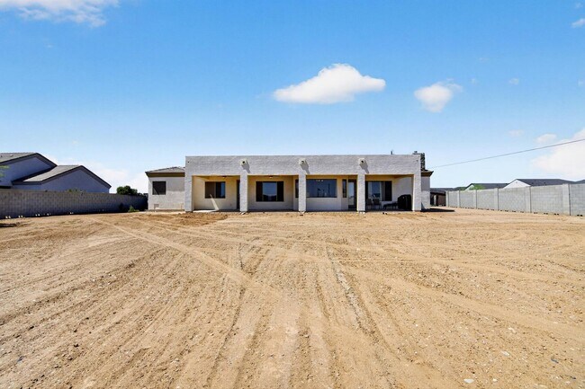 Building Photo - Luxury Meets Country Charm: Custom 5BR Home on Acreage in San Tan Valley