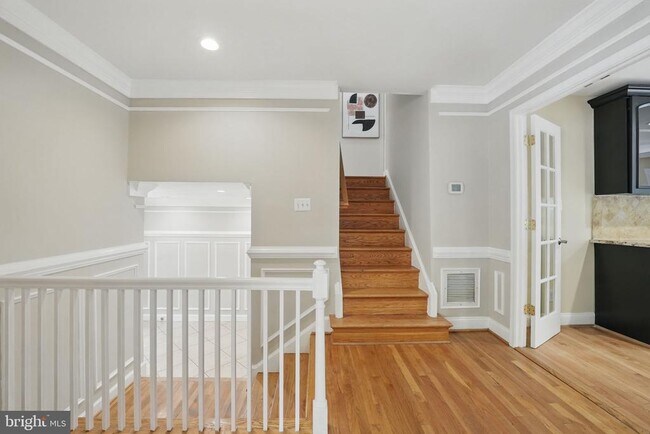 Building Photo - 8121 Briar Creek Dr