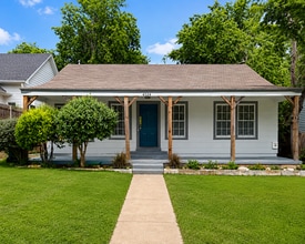 Building Photo - Historic Charm, Modern Convenience & an Unbeatable Fort Worth Location!