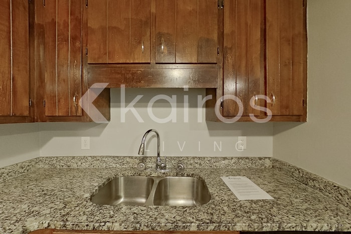 Building Photo - 225 Big Oak Cir