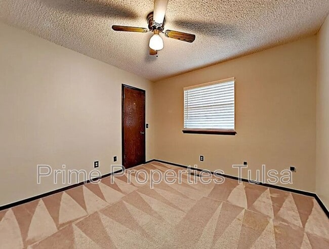 Building Photo - 838 Millwood Rd