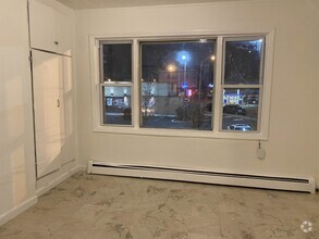 Building Photo - 813 7th St