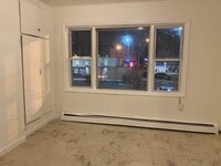 Building Photo - 813 7th St