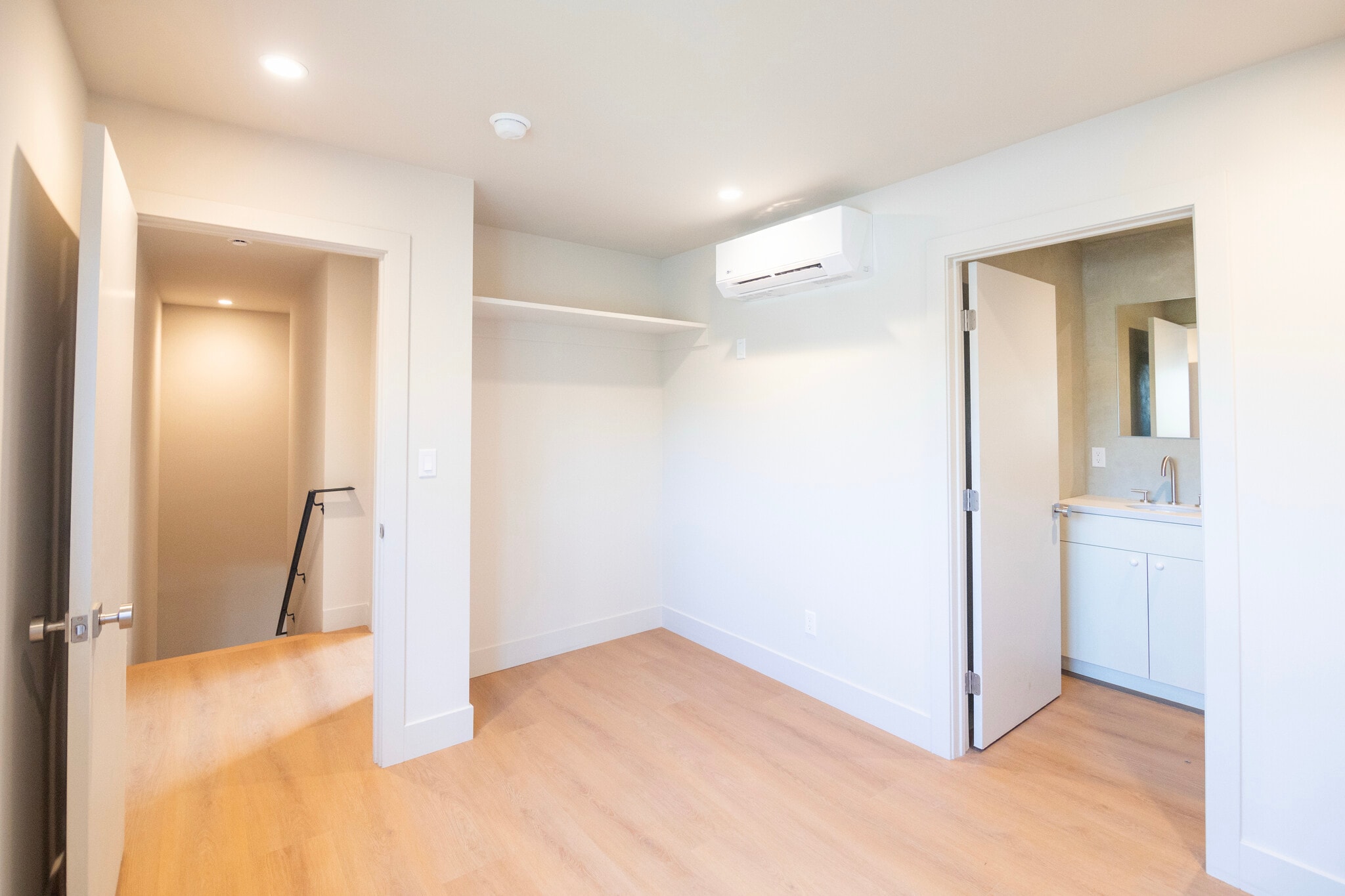 Building Photo - 4541 1/2 Melbourne Ave