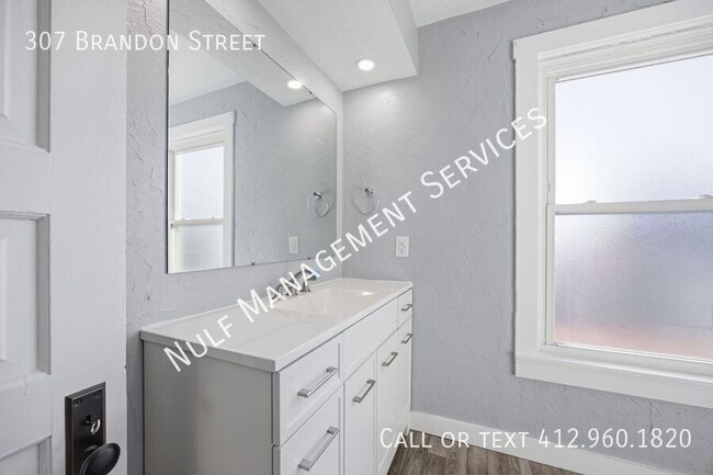 Building Photo - 307 Brandon St