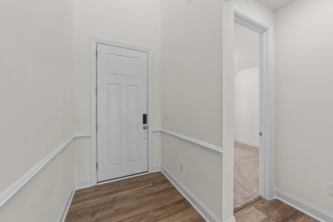 Building Photo - 824 Summit Crest Ct