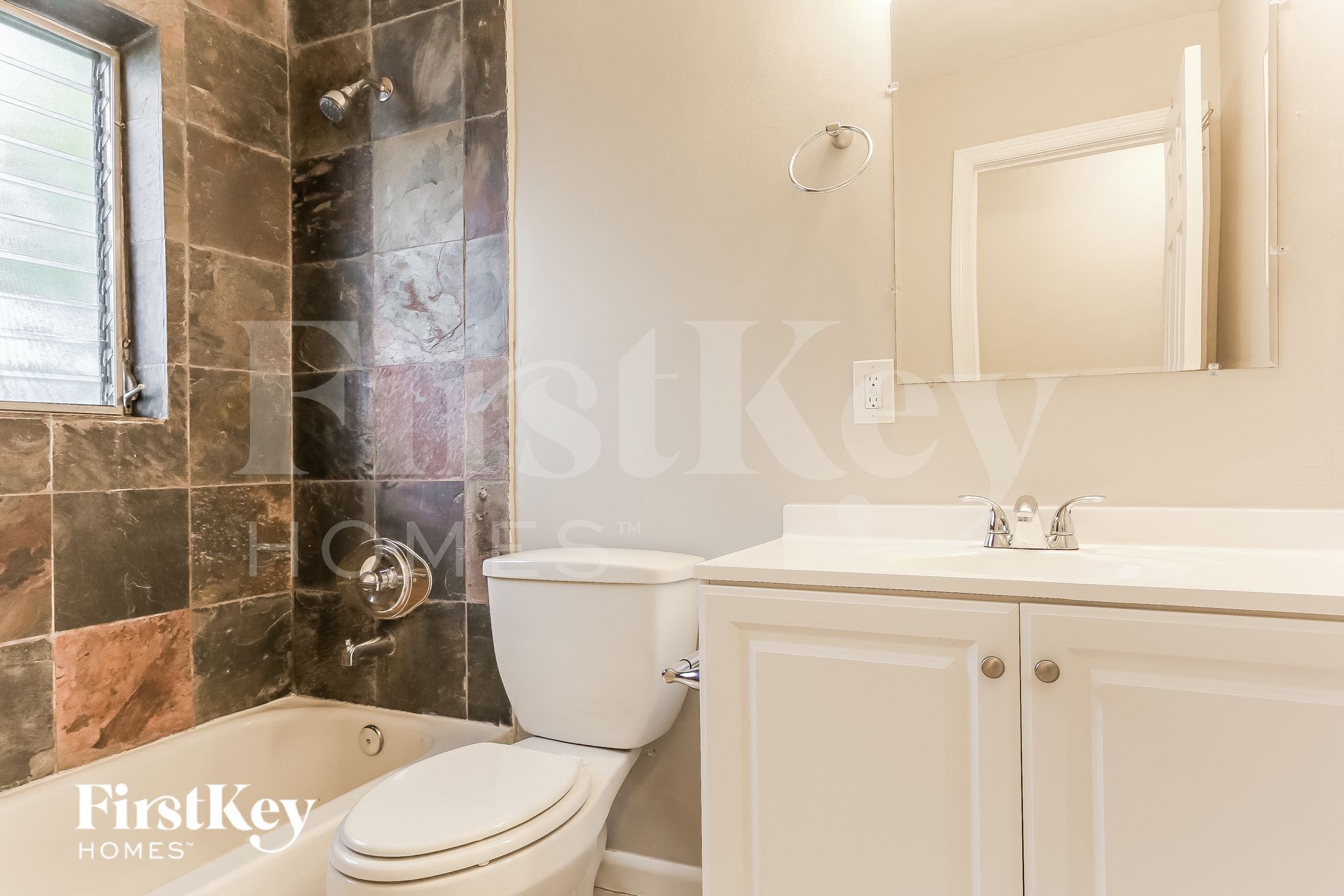 Building Photo - 2411 NE 10th Ave