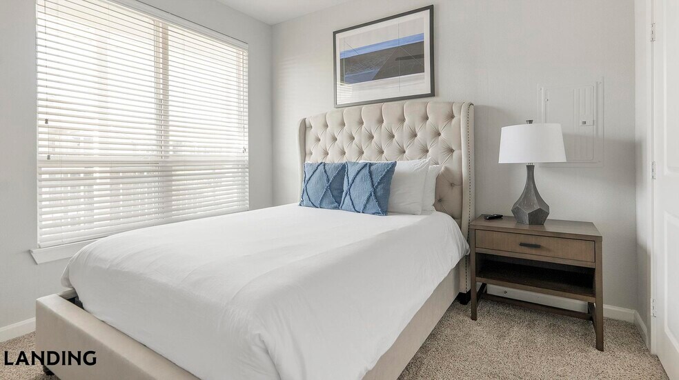 Building Photo - 4300 Cromwell Dr