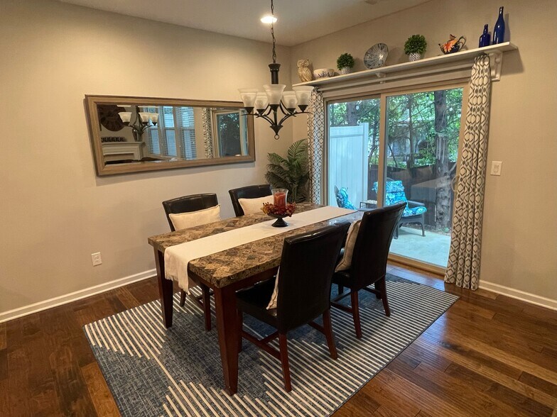 Dining Room - 1625 Trailview Way NE