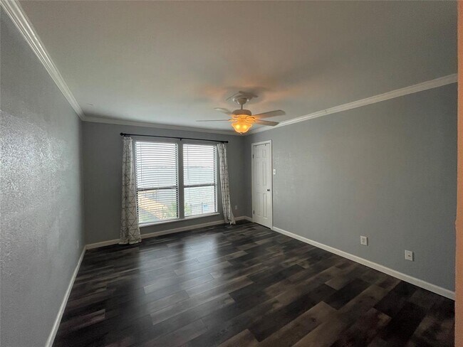 Building Photo - 4001 E NASA Pkwy