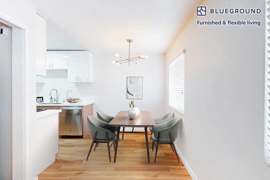 Building Photo - 419 N Broadway