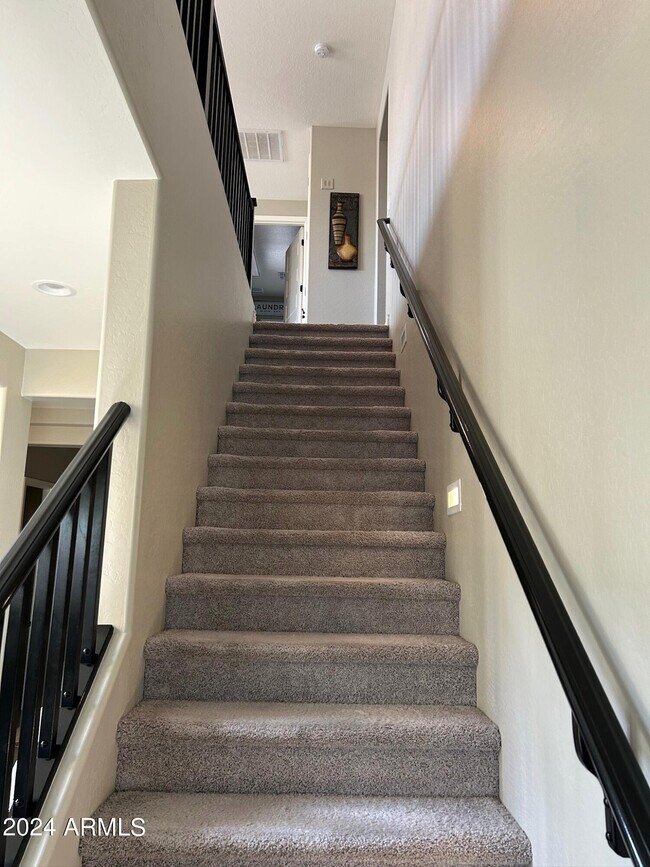 Building Photo - 3318 E Los Gatos Dr