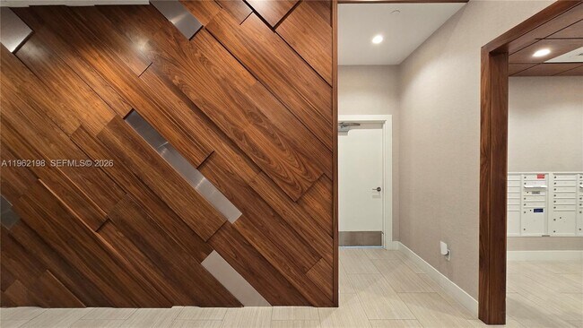 Building Photo - 100 E Las Olas Blvd