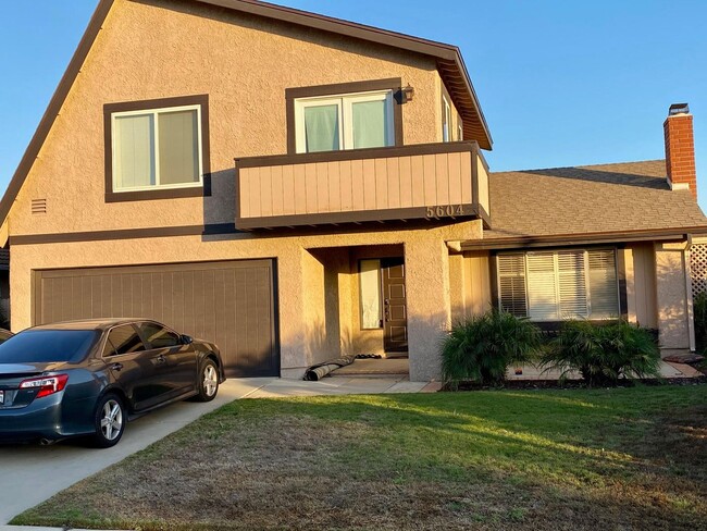 Building Photo - Great Mission Oaks Pool Home