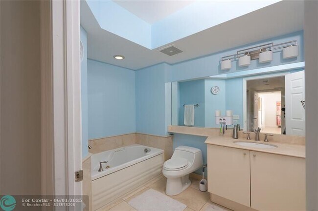 Building Photo - 411 N New River Dr E
