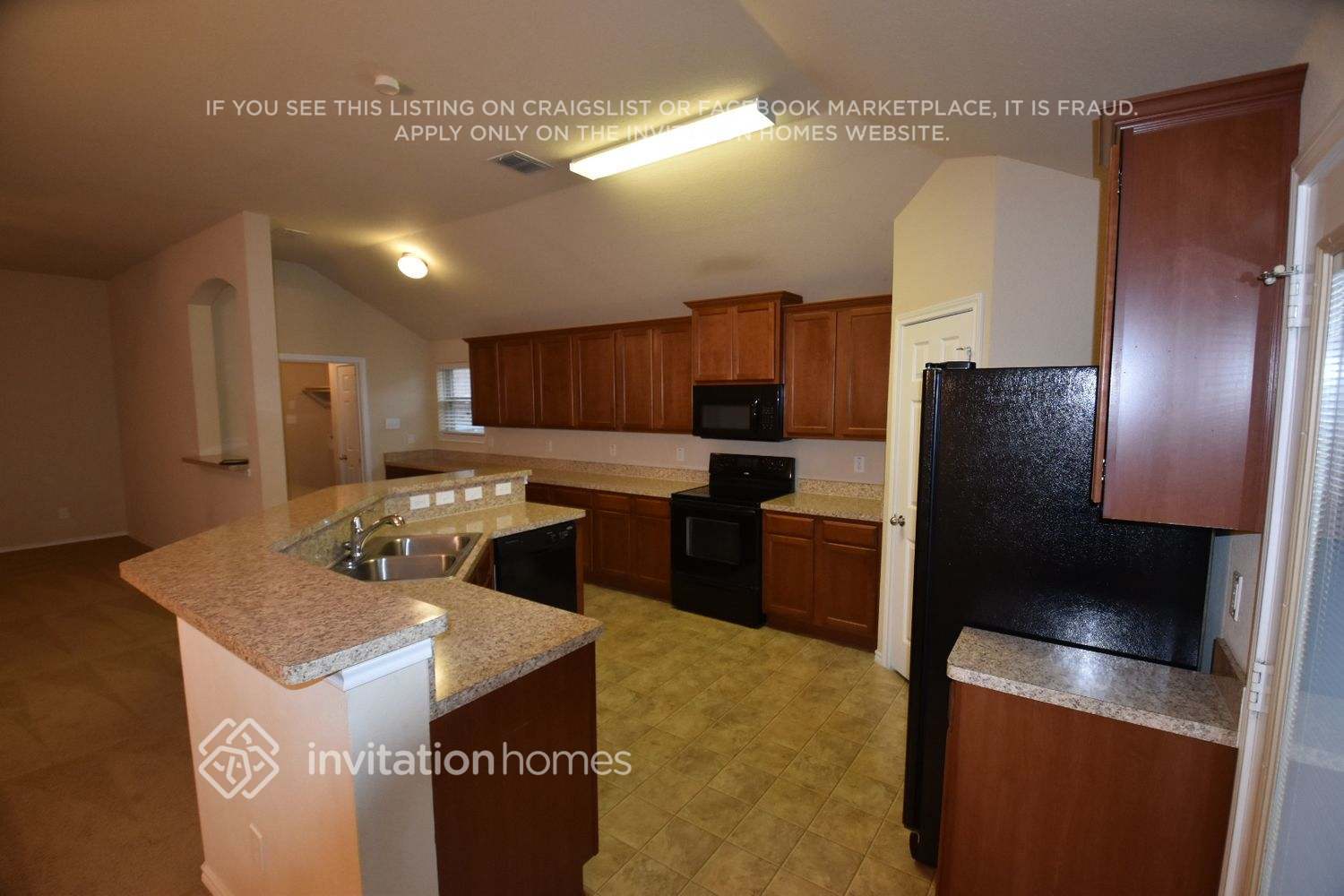 Building Photo - 6537 Sierra Madre Dr