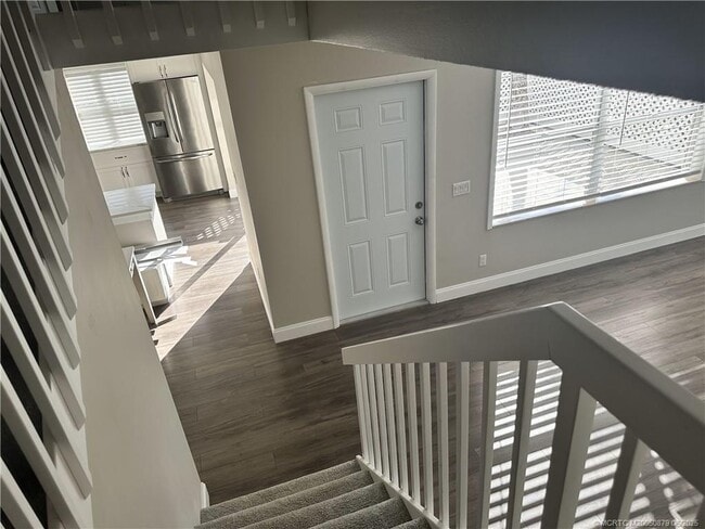 Building Photo - 2882 SW Lakemont Pl