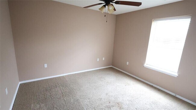 Building Photo - 847 Rambling Oaks Dr