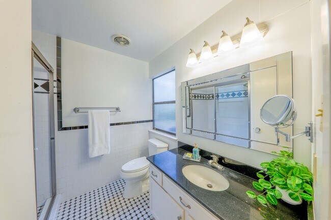 Building Photo - 70 Cokeberry Ct