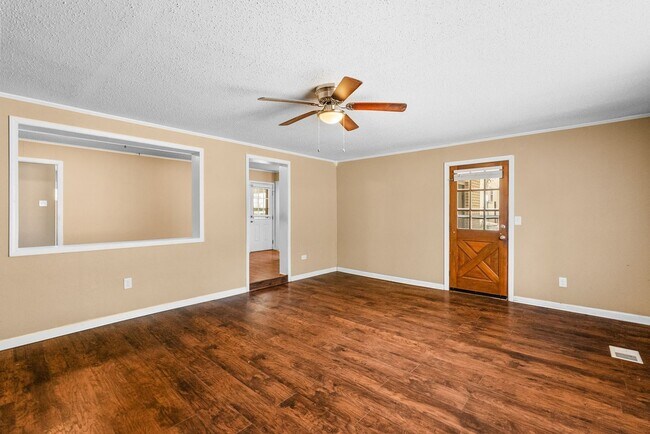 Building Photo - 6412 Chippewa Dr