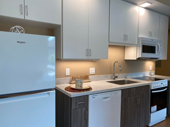 Building Photo - 83 Hanover St