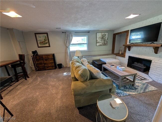 Building Photo - 1494 Hilton Dr